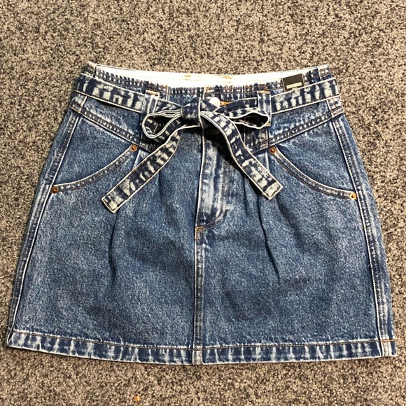 Abercrombie & Fitch Dresses & Skirts - Abercrombie Denim Natural Rise Skirt Size 4 NWT